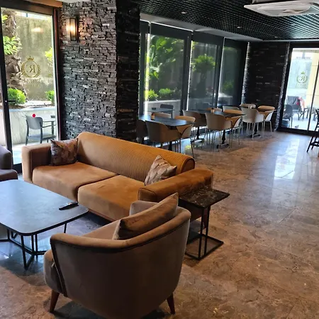 Cleopatra Apartment